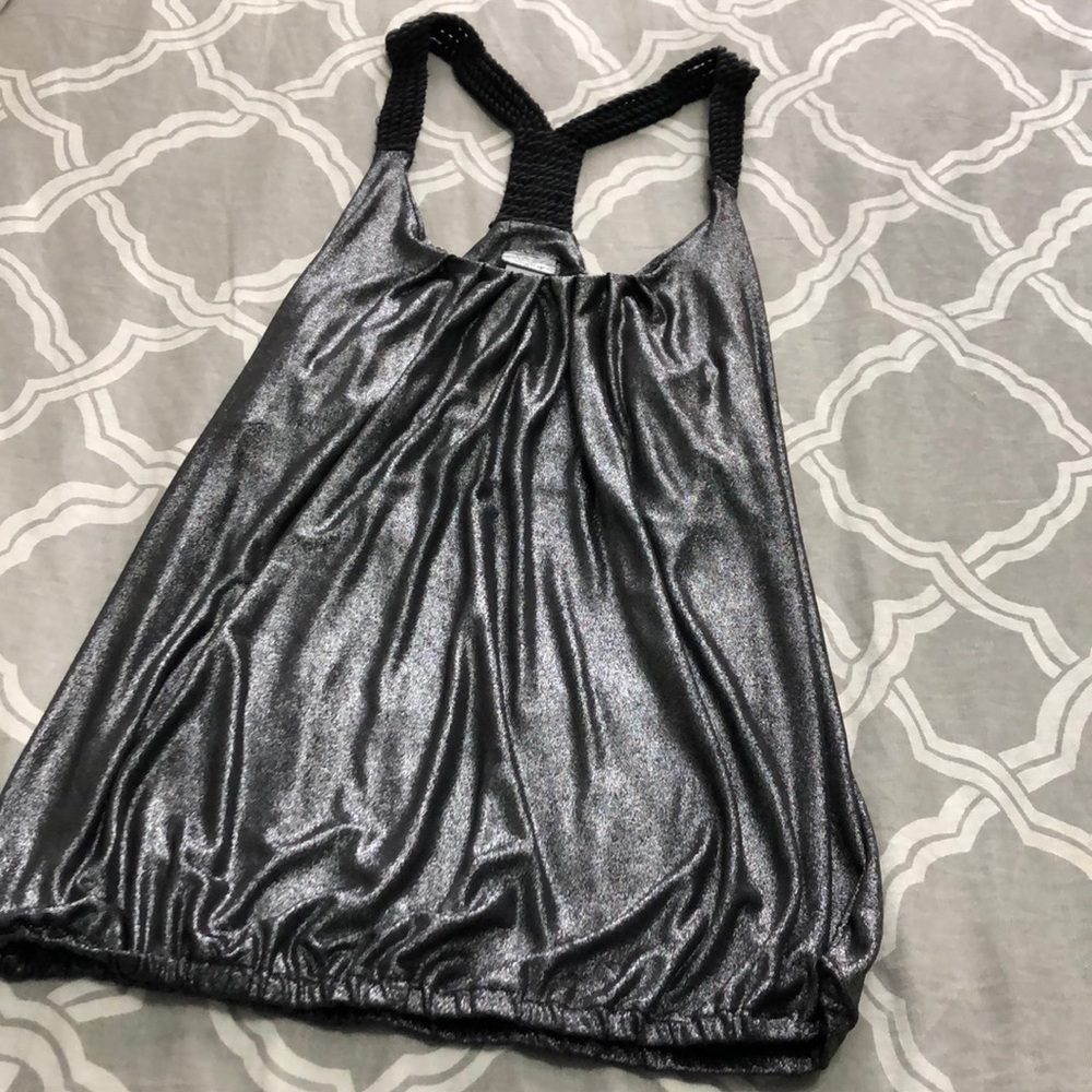 Fun metallic top